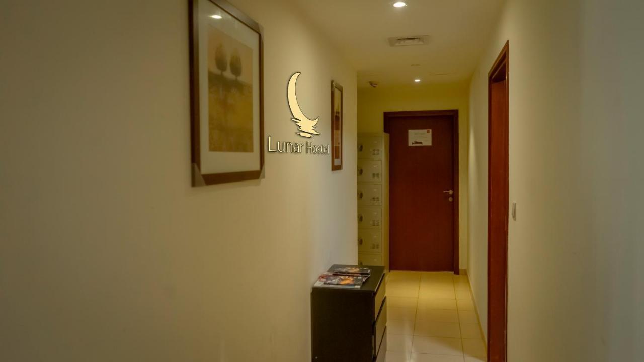 Lunar Hostel Dubai Exterior foto